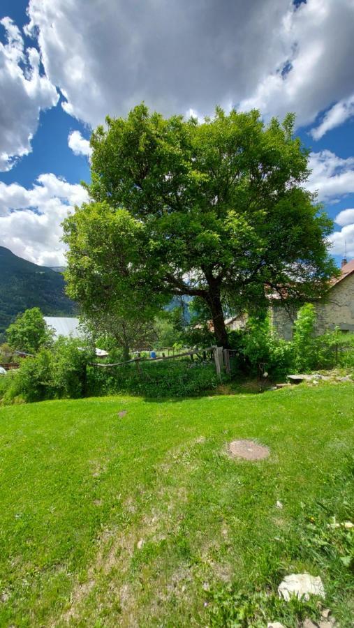 Chalet Serre Cambeou Piscine&Spa Saint-Chaffrey Exterior foto